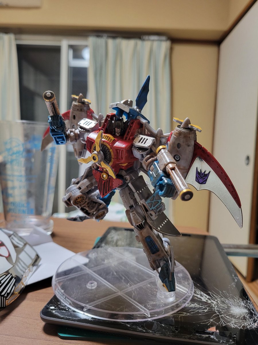 akio_tf_'s tweet photo. 最近買ってきたトランスフォーマーその3
Timelinesのhearts of  steelスタースクリームとオプティマスプライムです。相変わらずのtoyhaxラベル付き。A hero is bornのアルファトライオンもあるけど、遅いから今日はここまでです。
#トランスフォーマー
#HeartsOfSteel https://t.co/zyv383k3nN