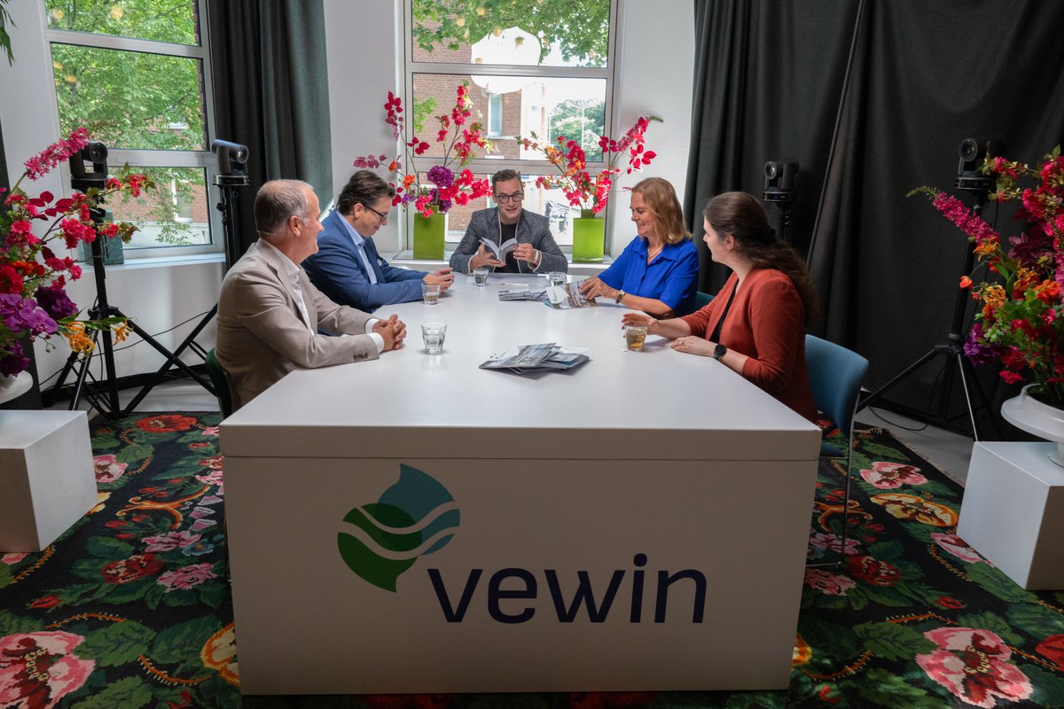 Online talkshow over Drinkwateragenda: focus op drinkwaterbronnen. Kijk hier de talkshow terug of lees het verslag:  bit.ly/3Vt0LE9