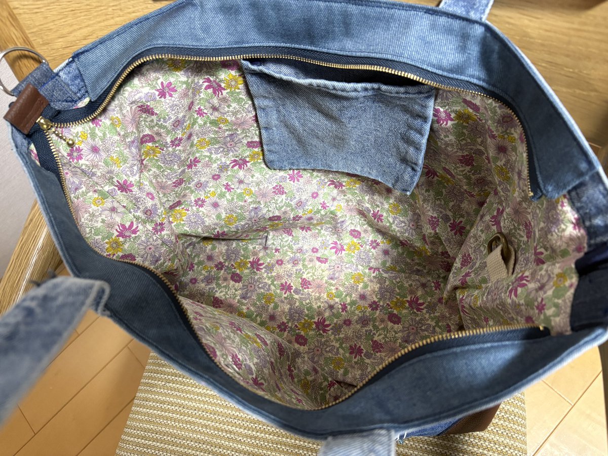 FJORDデニムバッグアレンジ💎 ついに完成しました🙌 表にはビーズ💎を