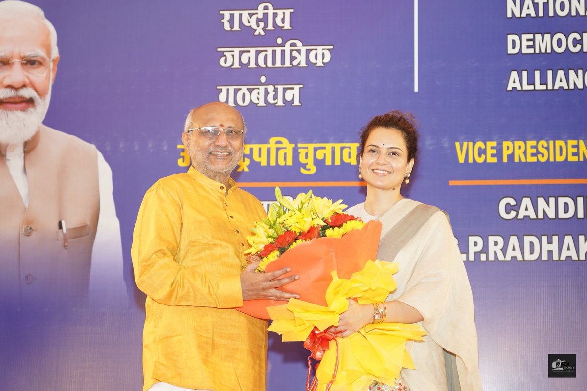 KanganaTeam's tweet photo. भारत गणराज्य के 15वें उप राष्ट्रपति के रूप में निर्वाचित होने पर मा. श्री सी. पी. राधाकृष्णन जी को हार्दिक बधाई एवं शुभकामनाएं।

दृढ़ विश्वास है कि आपके नेतृत्व एवं दूरदर्शी मार्गदर्शन में राष्ट्र नई ऊँचाइयों को प्राप्त करेगा तथा लोकतांत्रिक आदर्श और अधिक प्रगाढ़ एवं सुदृढ़ बनेंगे।

#CPRadhakrishnan 
#VicePresidentElection2025 
#VicePeresidentOfIndia

@CPRGuv