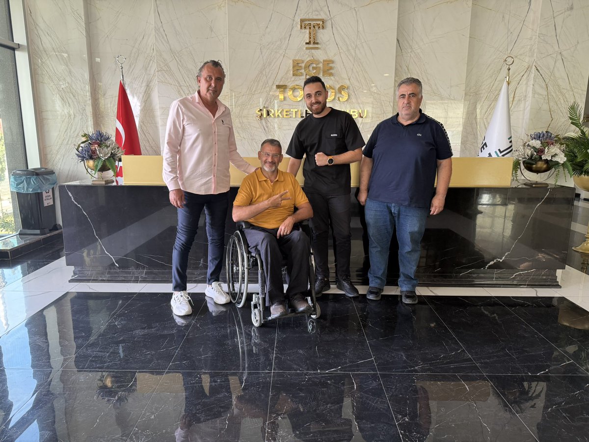 Bugün İzmir’in önemli işletmelerinden birini ziyaret ederek genç girişimci Ege Toros Yönetim Kurulu Üyesi sevgili Cihan Toros ile Yönetim Kurulu Başkanı Suphi Toros beylerle birlikte ekonomiye ilişkin sohbetler ettik. Ekonomi İnsan içindir. İnsan ekonomi için değil!..