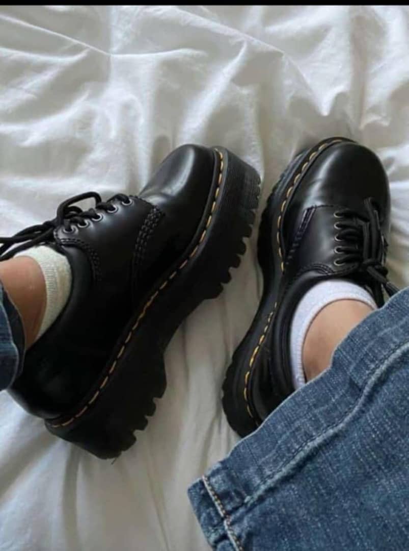 prettylizzy1998's tweet image. ORIGINAL FEMALE LOAFERS (strong quality)
Size: 38,39,40,41,42
Color : BLACK
Price: #19k
Box: 1,000(optional)

Patronize me please. I deliver anywhere.(Within Nigeria)