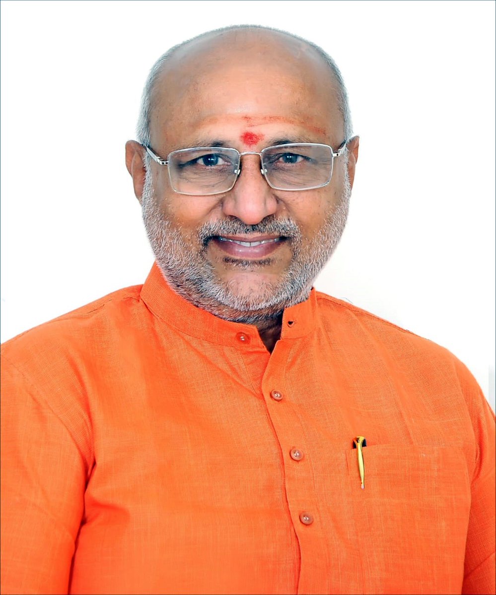 adhir_01's tweet photo. Congratulations to Shri @CPRGuv Ji on being elected as the Vice President of India. His experience &amp; connect with people will enrich this role. Best wishes for a successful tenure. 🇮🇳✨

#VicePresidentOfIndia #RajyaSabha #India https://t.co/Ke28cfbJOX