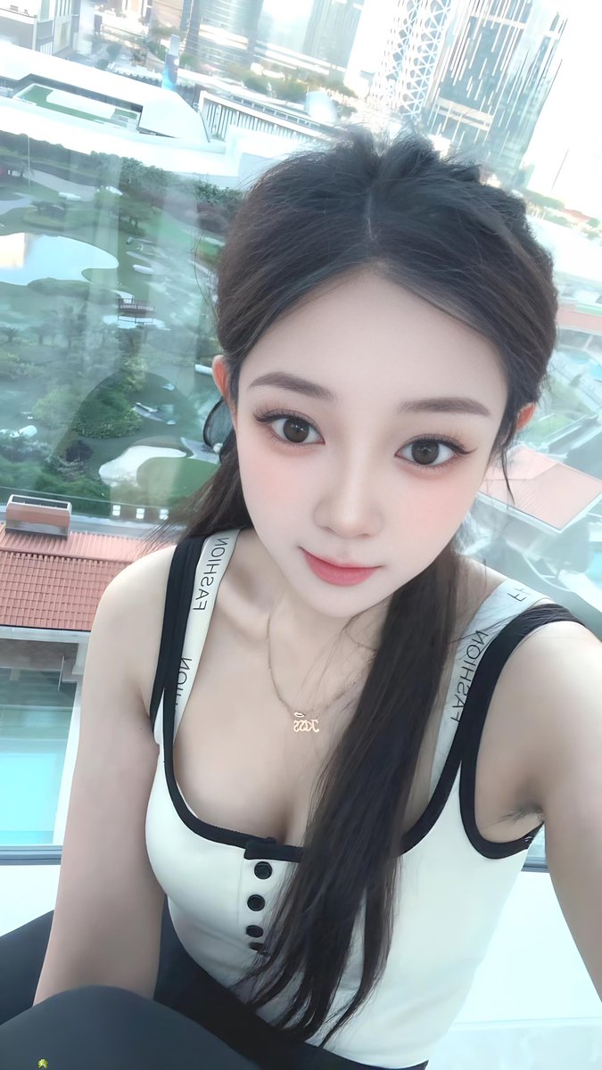 gzmilf's tweet photo. 深圳宝安，有时会黎广州，重庆閪，颜值身材在线，第一印象小小高冷，但实际上好多野讲，人地话靓女容易沟，并不毫无道理，一般周一到周五晚上，周六日，都得闲可以约，操作难度中等偏低 https://t.co/PGSQy5gARs