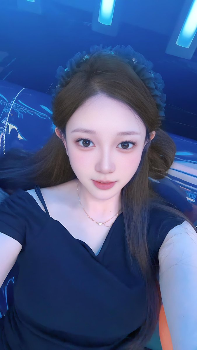 gzmilf's tweet photo. 深圳宝安，有时会黎广州，重庆閪，颜值身材在线，第一印象小小高冷，但实际上好多野讲，人地话靓女容易沟，并不毫无道理，一般周一到周五晚上，周六日，都得闲可以约，操作难度中等偏低 https://t.co/PGSQy5gARs