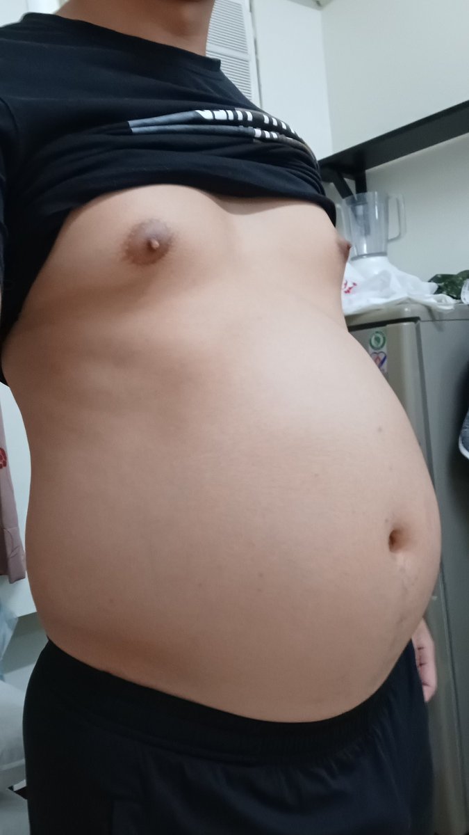 plumpy_tiger's tweet photo. Fat belly piggy
#feedeerism #feedeeweightgain #fatpiggy #fatbellyboy #fatfeedeeboy #forcedfeed #bigbelly #bloatbelly #gainr #weightgain https://t.co/hgRmMMsoEP