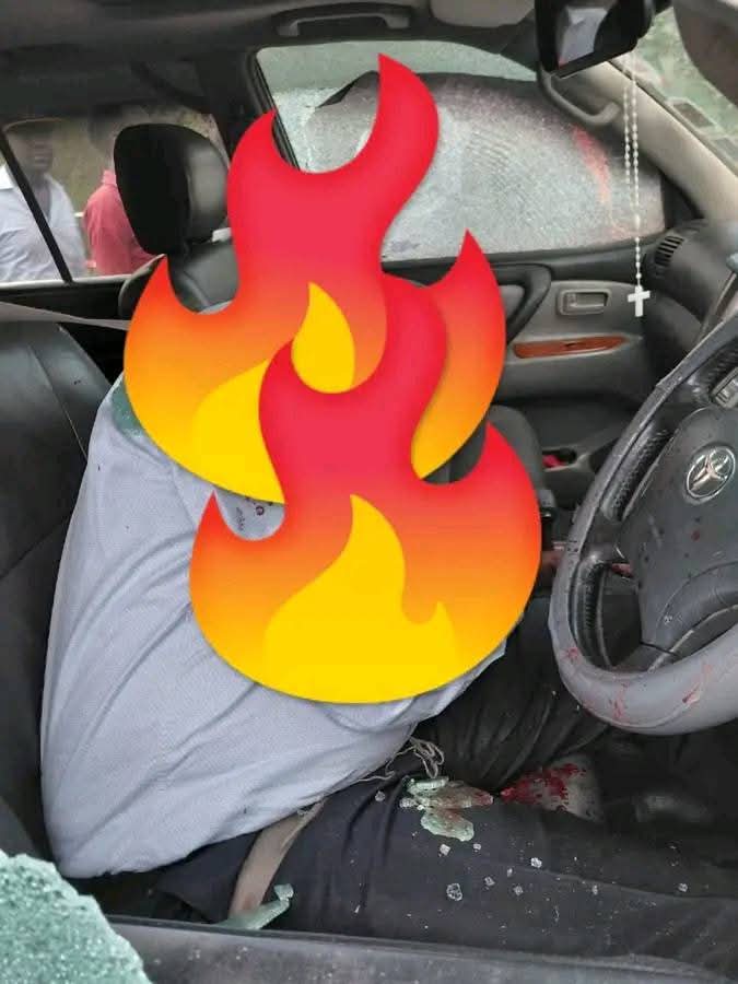 TheKaslim's tweet image. Breaking News😭😭😭
Prominent city lawyer kyalo Mbobu gunned down by a shooter in Karen South Area Riding on a motorcycle