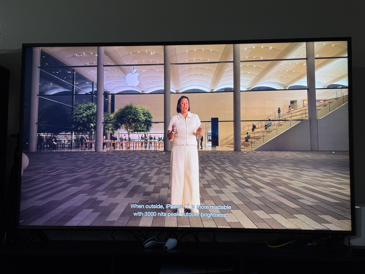 manuelbergher's tweet image. Holy shit. That’s the Aventura Mall Apple Store on the Apple Keynote! #AppleEvent