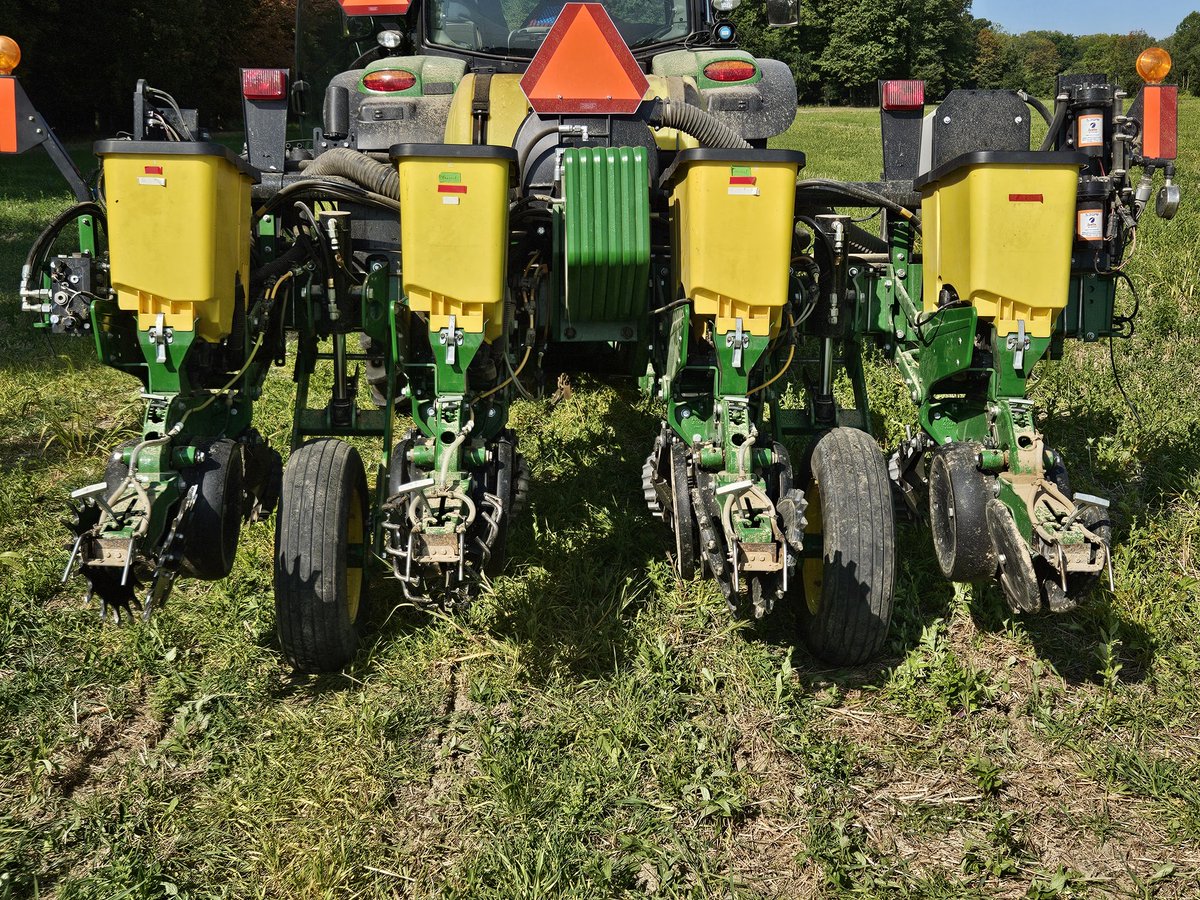 ForrestLang78's tweet image. It&apos;s Planting Season @CFAES_OSU🌱
Students @osuati  took to the field to test their closing wheel systems with this @JohnDeere &amp;amp; @PrecisionPlant planter!

Students will be looking at germination &amp;amp; emergence rates in the coming weeks before sidedressing!
#ATI #CFAES #OSU #TeachAg