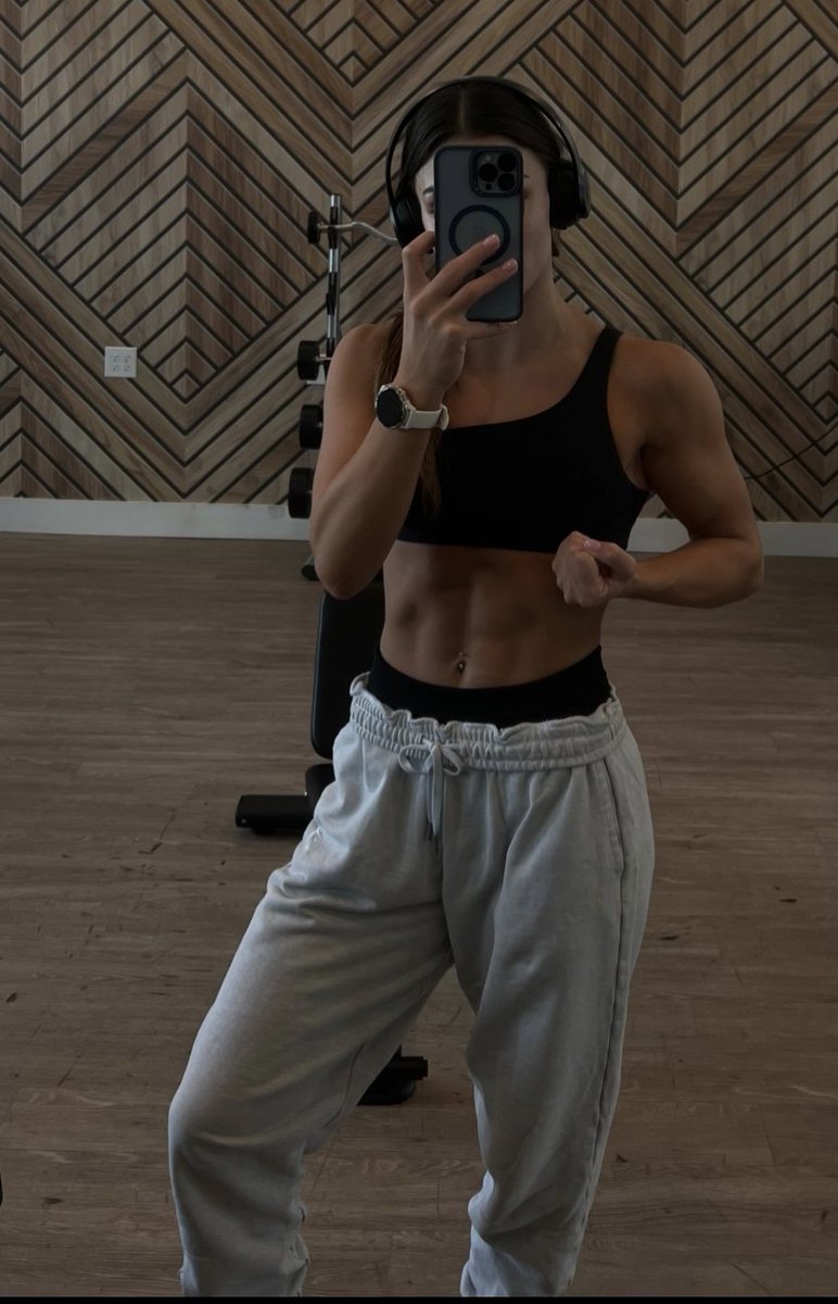 SDevilleLive's tweet photo. Kenny 🤓💪🏻🥵😍 https://t.co/uKi5ja8hoF