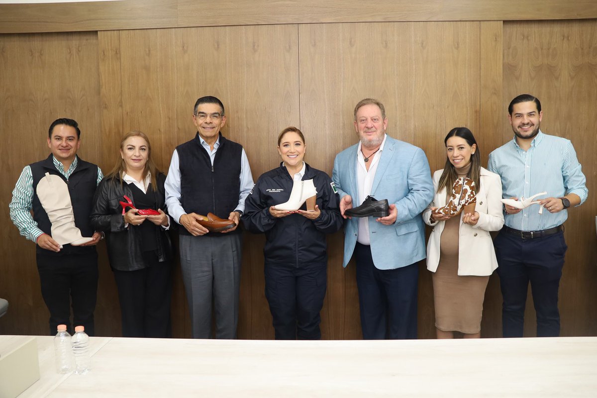 Agradezco a <a href="/mdantus/">Marcus Dantus</a> y al Mtro. <a href="/EnriqueJacobR/">Enrique Jacob Rocha</a>, su disposición para apoyar a las y los emprendedores, empresarios y productores de calzado de nuestro municipio. 

Estén pendientes; muy pronto el Tiburón les compartirá consejos y recomendaciones aquí en #SanMateoAtenco.

#UnidosSí