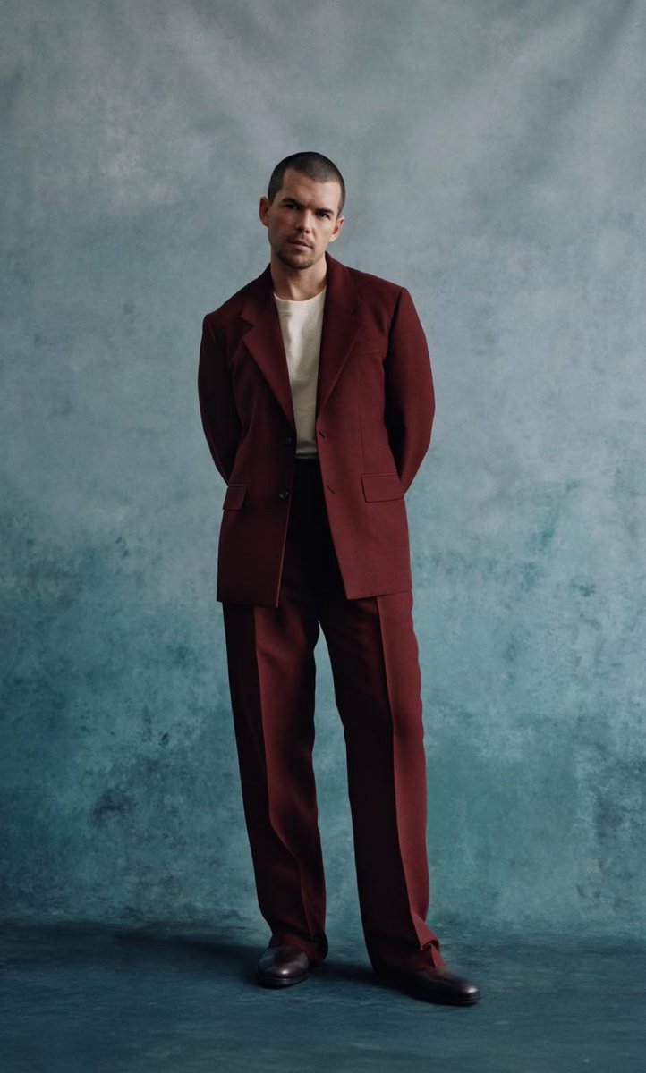 Luke featured in W Magazine article
‘Luke Newton on Becoming "Consumed By" Research to Play Alexander McQueen’

Check out the article here: 

wmagazine.com/culture/luke-n…