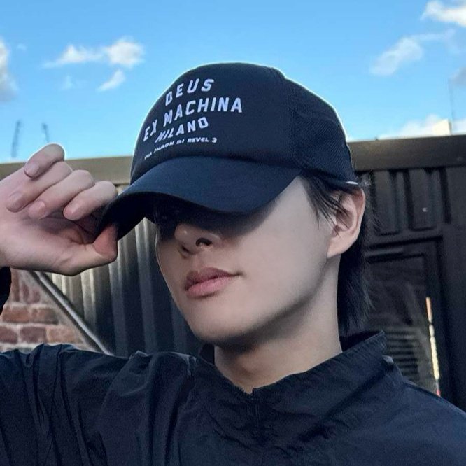 ❤︎ ⁷ tweet media