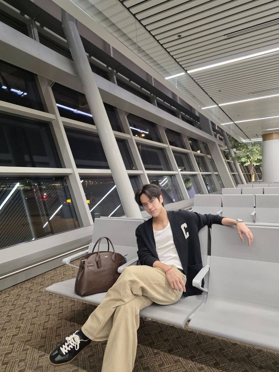 GMMTV's tweet photo. นนน กรภัทร์ พร้อมเดินทางสู่มหานครนิวยอร์ก เพื่อร่วมชมโชว์ Coach Spring 2026 Show ในงาน New York Fashion Week ที่จะจัดขึ้นในวันที่ 15 ก.ย. 68 เวลา 14:00 น. ตามเวลานิวยอร์ก แฟน ๆ รอติดตามรับชมภาพกันได้เลยค่ะ
#CoachNY 
#mynameisnanon 
#GMMTV https://t.co/7r5dTY5t5O