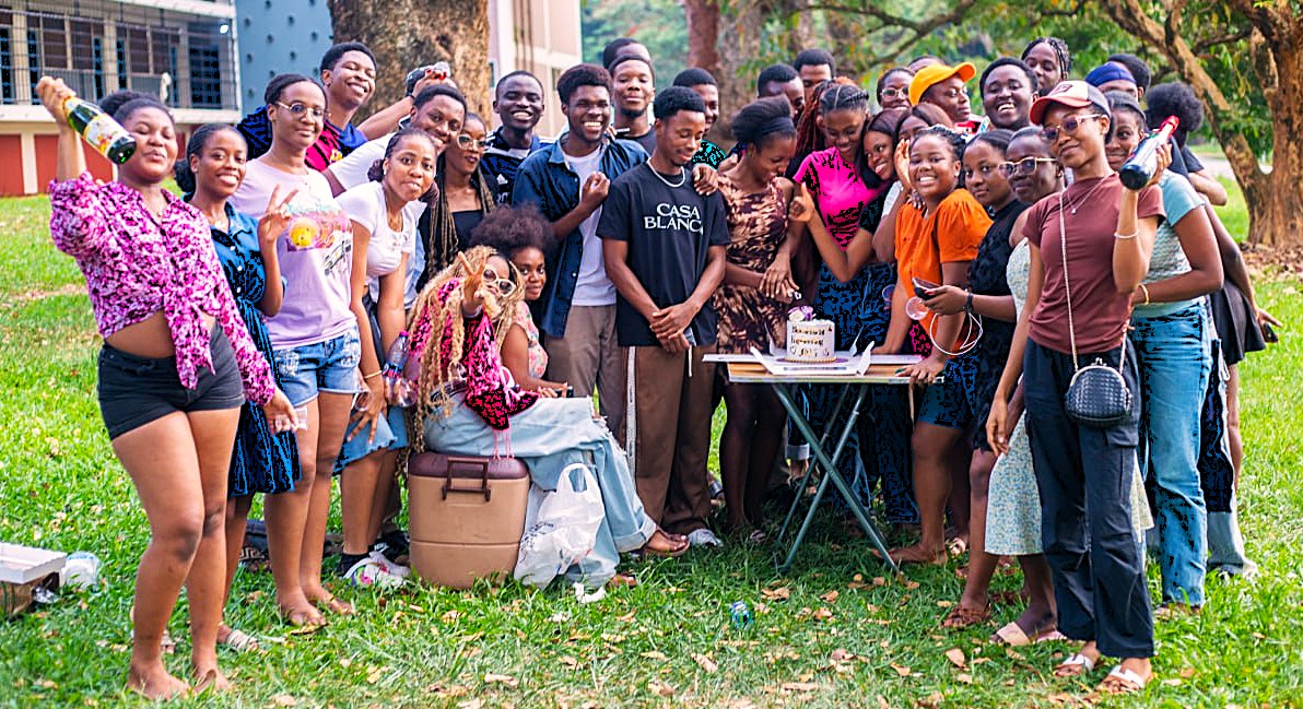 compengKNUST's tweet image. 📍Final year Biomedical Engineering students had a picnic to enjoy good food, laughter, and their last moments together.

The highlight was the cake, white, decorated in gold with 𝐵𝑖𝑜𝑚𝑒𝑑𝑖𝑐𝑎𝑙 𝐸𝑛𝑔𝑖𝑛𝑒𝑒𝑟𝑖𝑛𝑔 2025 written on it.