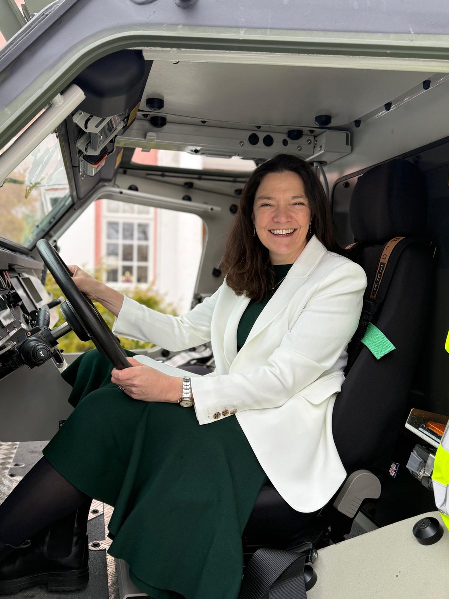 Working together with <a href="/JEFnations/">The Joint Expeditionary Force (JEF)</a> and <a href="/NATO/">NATO</a> Allies like this on a programme that's already up-and-running makes it easier to fight alongside each other and keep costs down

Here's one of the vehicles outside the 🇬🇧 Residence earlier this year