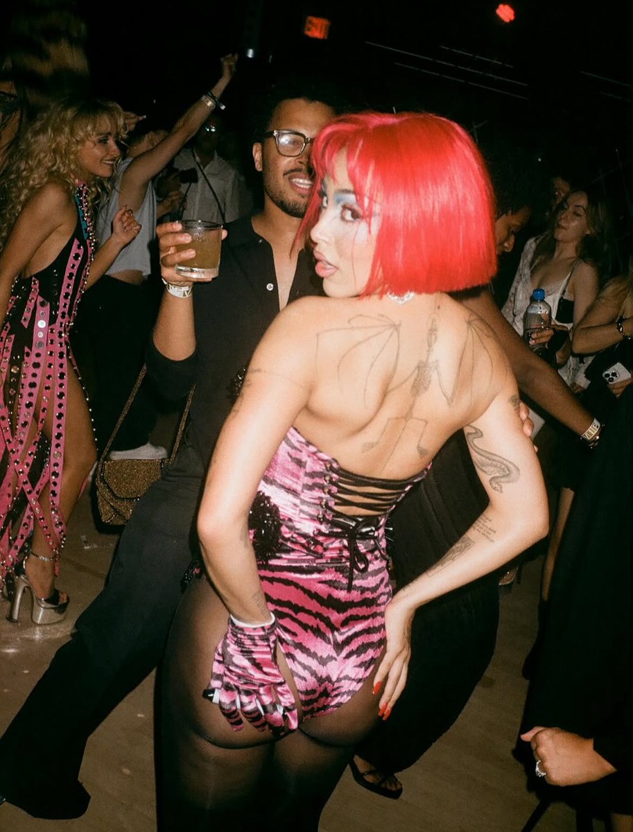 OH MY GOD DOJA CAT????