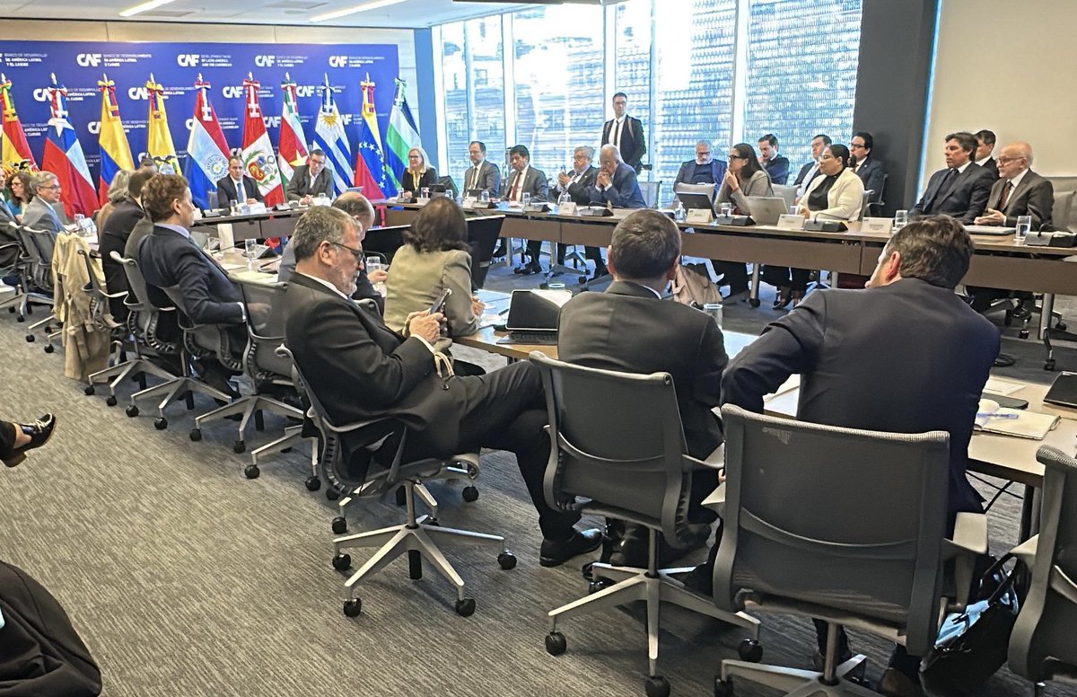 🌎 Se debate la propuesta de la presidencia uruguaya del Consenso de Brasilia en la sede de <a href="/AgendaCAF/">CAF</a>