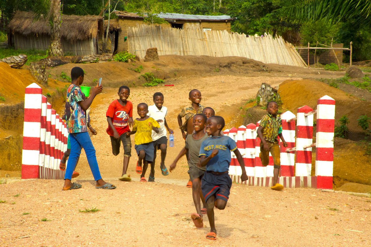 UNOPS_AFRCent's tweet image. La #RDC, @KfW, @BMZ_Bund et UNOPS lancent une nouvelle initiative de 54,3 M€ qui soutiendra plus de 650 000 personnes dans les provinces de l&apos;Est et à Kinshasa en favorisant la paix, en construisant des infrastructures et en créant des opportunités #ODD16 bit.ly/3Vb1Yjb