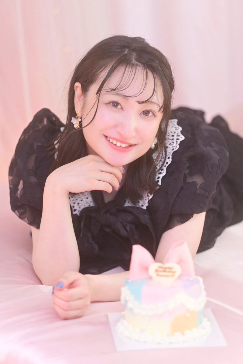 お誕生日を迎えて23歳になりました🎂

皆さんがいつもたくさんの応援や優しさを下さるおかげで、日々元気に頑張れています🎀
本当にありがとうございます☺️🎉

色々なことにチャレンジして自分らしさを探しながら、皆さんに幸せを届けられるよう23歳も精進いたします🎈
これからもよろしくね＼( 'ω')／