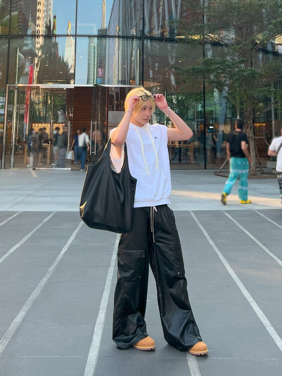 breadterism's tweet image. — a universe without you would be thoroughly mundane ˚ ༘ 🌇𖦹⋆｡˚

#roadyselcaday #road𝓨selcaday #rdysd #xikers #싸이커스 #hunter #헌터