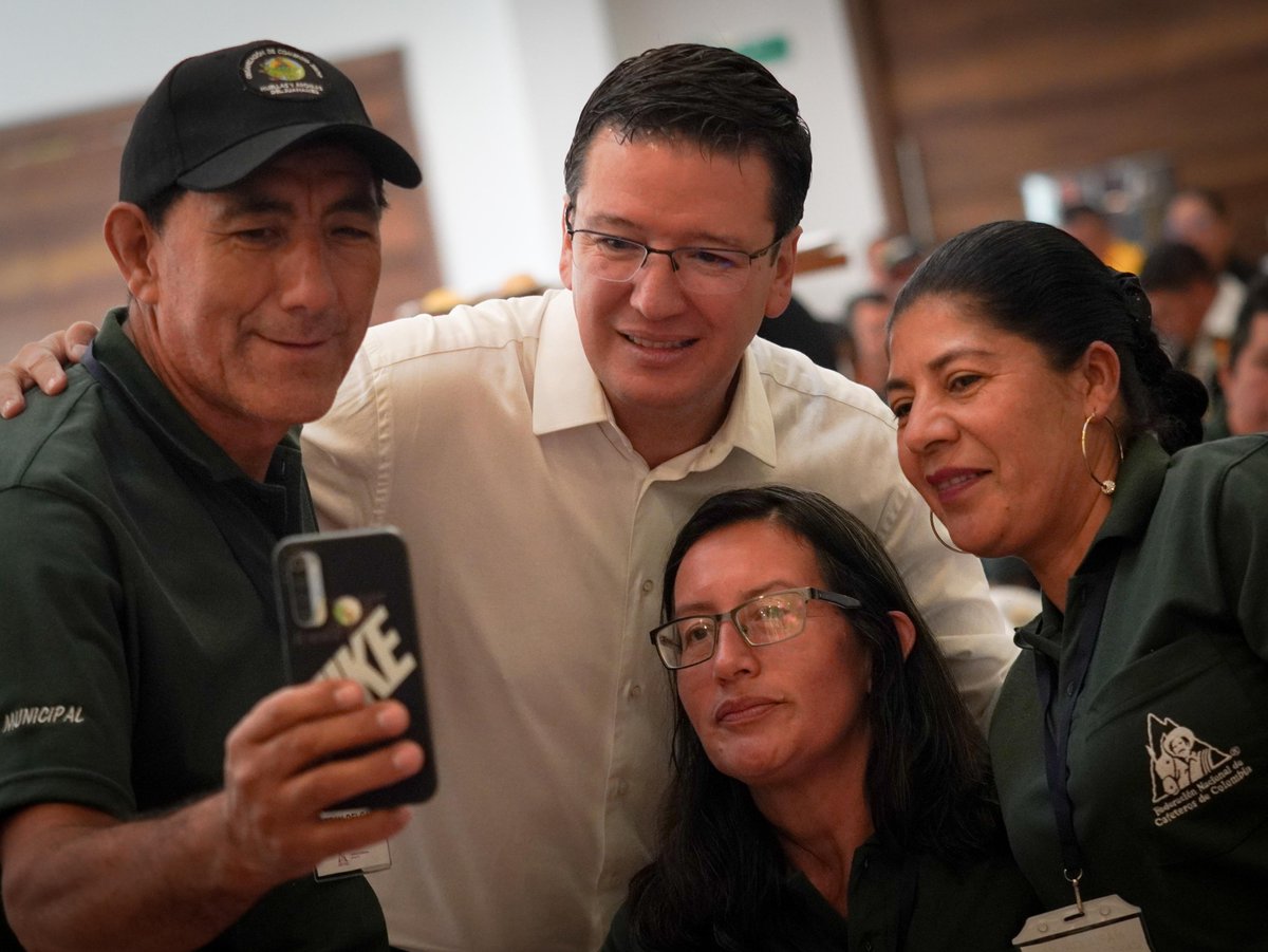 FedeCafeteros's tweet image. ¡Nuestro peso está en la verdad y en la fuerza de todos! Hoy estamos en Nariño porque tenemos toneladas de razones para seguir trabajando por Colombia, por el café y por las más de 560 mil familias cafeteras que lo hacen posible.

#MásFederación #LaFuerzaDeTodos #NariñoEsCafé