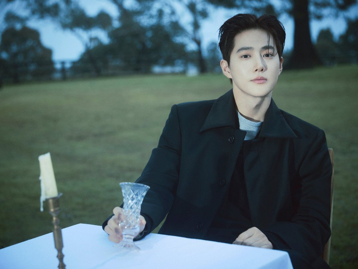یا خدا! یا حضرت جذابیت!
ارباب برات زانو‌ میزنم

#SUHO #수호
#WhoAreYou #SUHO_WhoAreYou