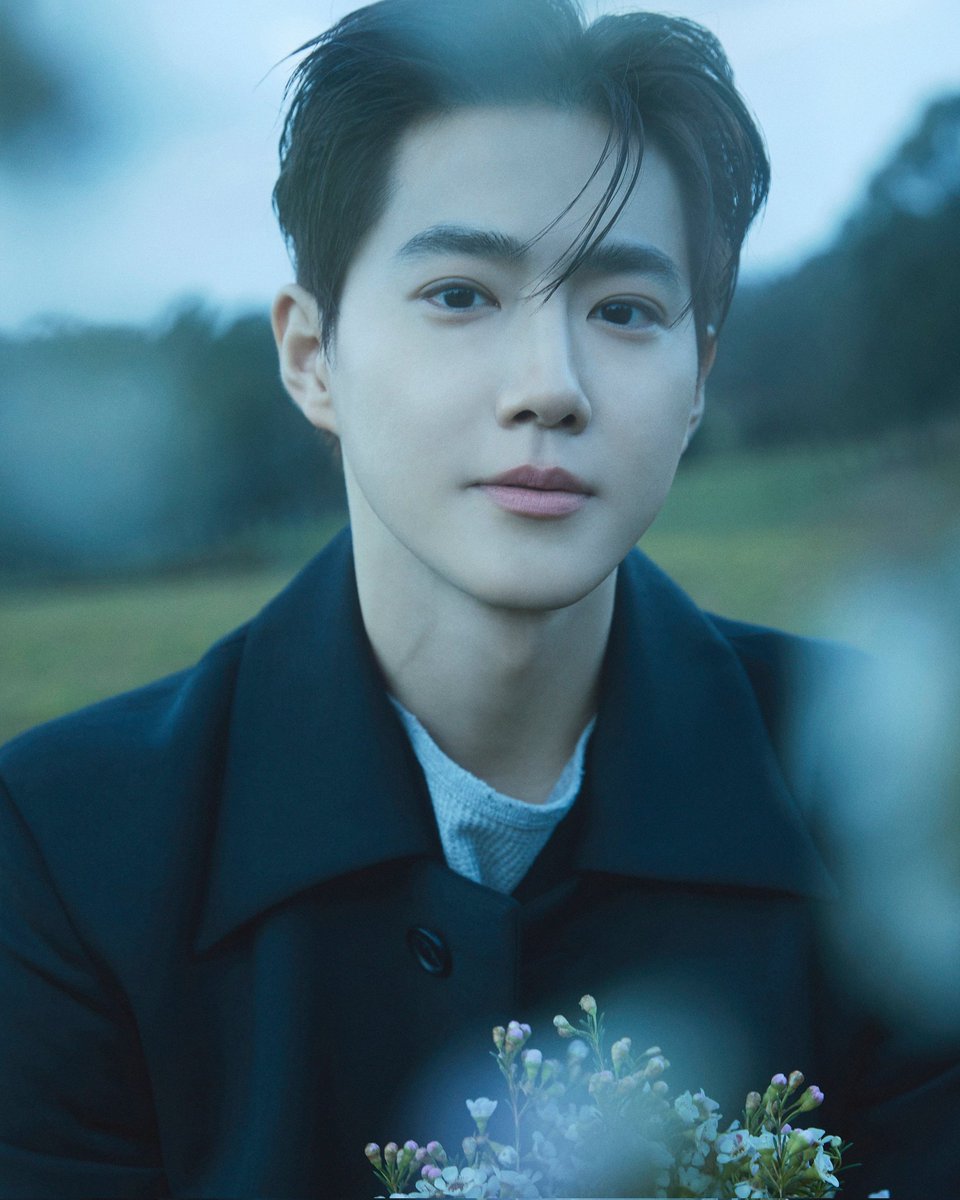 MinaZm808's tweet photo. جناب شما خودتون گل هستید گل لازم نبود 😭😭😭😭
ROCKSTAR SUHO IS BACK 
#WhoAreYou
#SUHO_WhoAreYou
@weareoneEXO https://t.co/xLLLNv2mEd