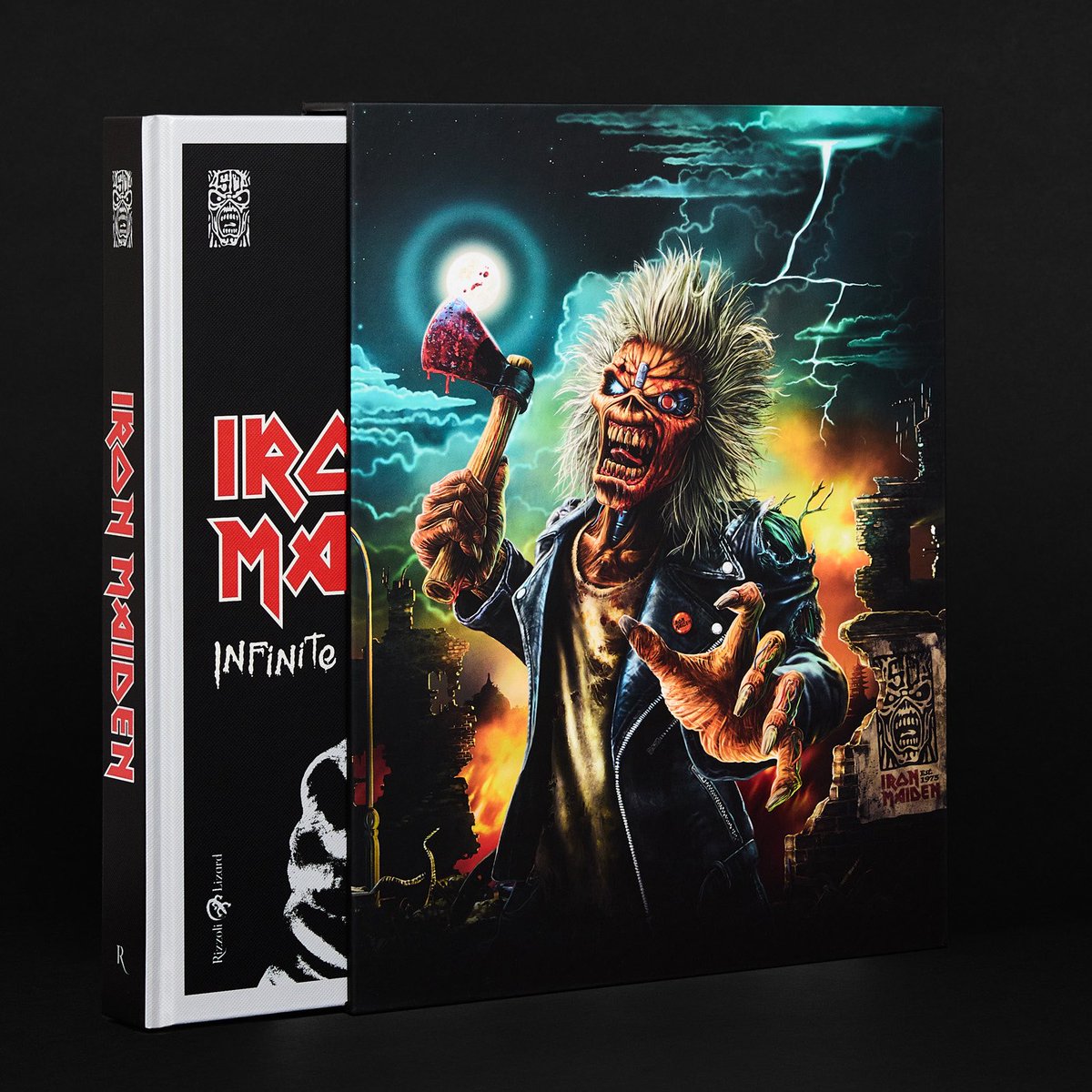 IronMaiden's tweet image. We’re delighted to announce that pre-orders are now open for the ‘Run For Your Lives’ editions of Iron Maiden: Infinite Dreams – The Official Visual History.
 
These slipcased local language translated editions, with hand-numbered bookplates are limited to 500 copies per edition…