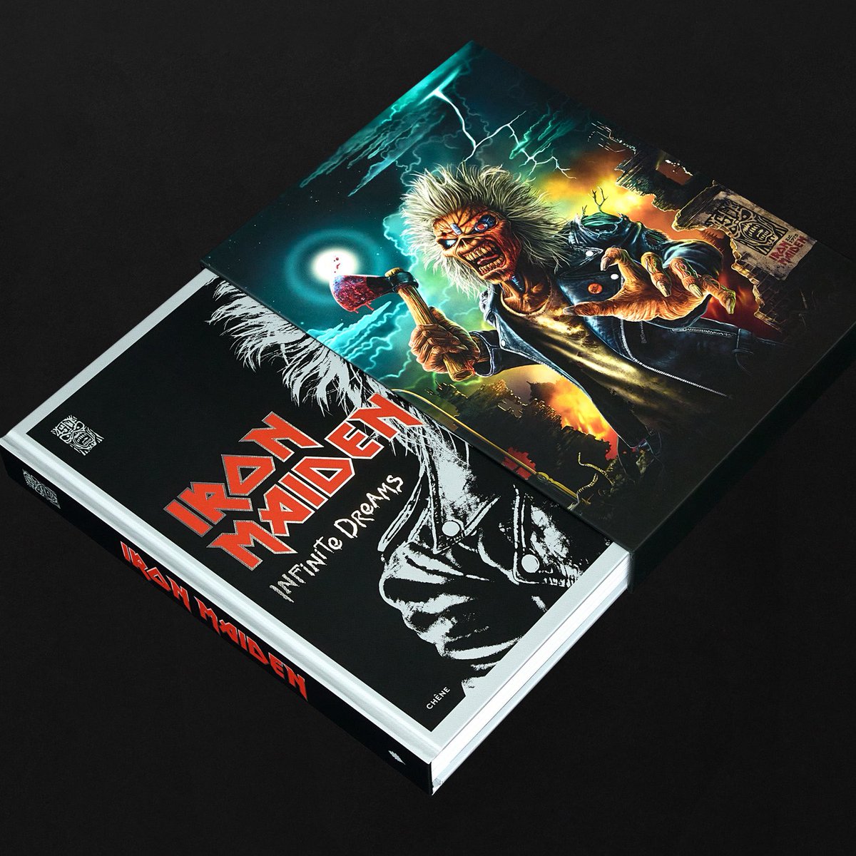 IronMaiden's tweet image. We’re delighted to announce that pre-orders are now open for the ‘Run For Your Lives’ editions of Iron Maiden: Infinite Dreams – The Official Visual History.
 
These slipcased local language translated editions, with hand-numbered bookplates are limited to 500 copies per edition…