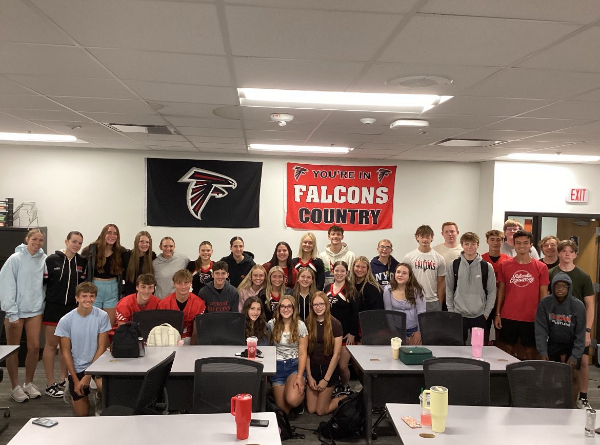 DcwestFBLA's tweet photo. Excited for our FBLA group this year! Also, congrats to our new officer team consisting of Lillian, Emma, Kyler, and Bella! https://t.co/QsTvmcwMTy