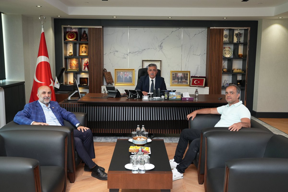 .<a href="/KGFTurkiye/">Kredi Garanti Fonu</a> Yönetim Kurulu Başkanı, 22, 25 ve 26. Dönem Niğde Milletvekili Sayın <a href="/erdoganozegenn/">Erdoğan Özegen</a>’i ziyaret ettik. 

Misafirperverliğinden dolayı teşekkür eder, çalışmalarında başarılar dilerim. <a href="/Sozdem77/">Suad ÖZDEMİR</a>