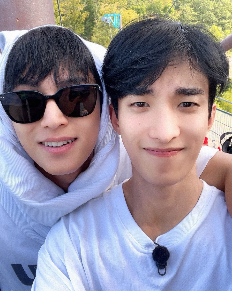 qkatoGK's tweet photo. #910DAY #규겸절 #규겸 #910에_우리_둘이도_데이트하자
#넌_감자_너는_당근 https://t.co/785AXIf1mf