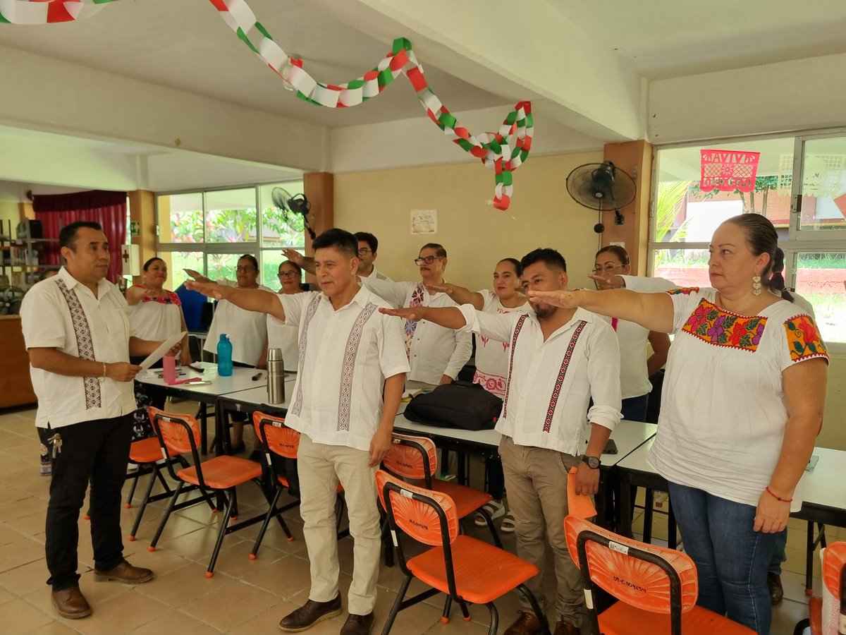 CECyTEAtlapexco's tweet photo. #CECyTEH #TutoresEscolares 👨‍🏫👩‍🏫📖📕
Se llevó a cabo con éxito la reunión de trabajo y entrega de nombramientos a los docentes tutores correspondientes al semestre Agosto 2025 – Enero 2026.9

#SomosUnEquipoTransformandoElFuturo https://t.co/10ZkD23ooy