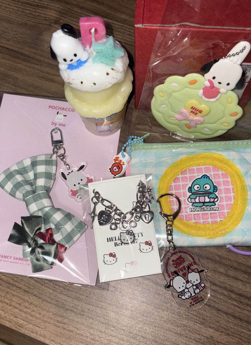 FANCY SANRIO 行ってきました₍ᐢ‥ᐢ₎ ♡
初日なんとか当選したけど18:30の回だったからちょこちょこお目当てがなかった◟( ᵒ̴̶̷̥́ ·̫ ᵒ̴̶̷̣̥̀ )シークレットキーホルダー1個しか買ってないのにポチャッコ出てうれじいよ〜