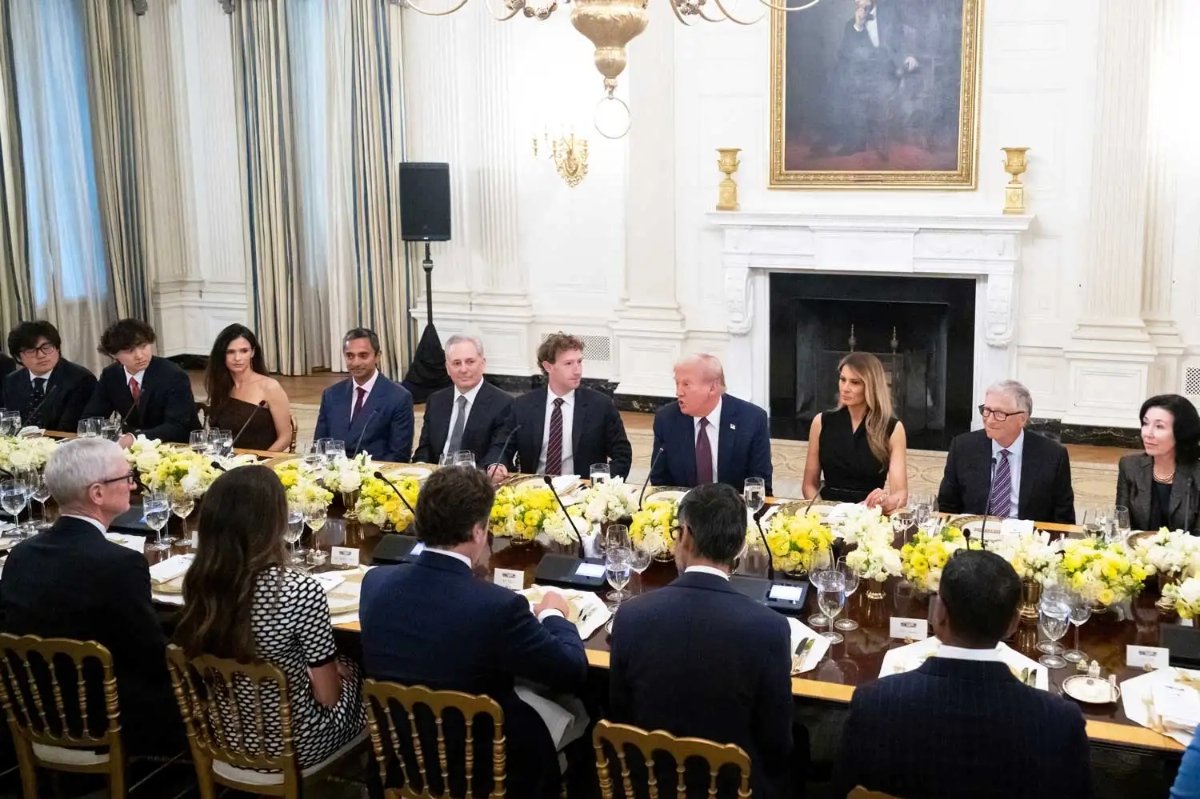 US tech companies met in the WH and praised Trump. What is the point of running a big tech company if the cost is your dignity? If you aren't a billionaire, I understand. Everyone in this group is a billionaire. What is the point of felatially demeaning yourself before Trump?