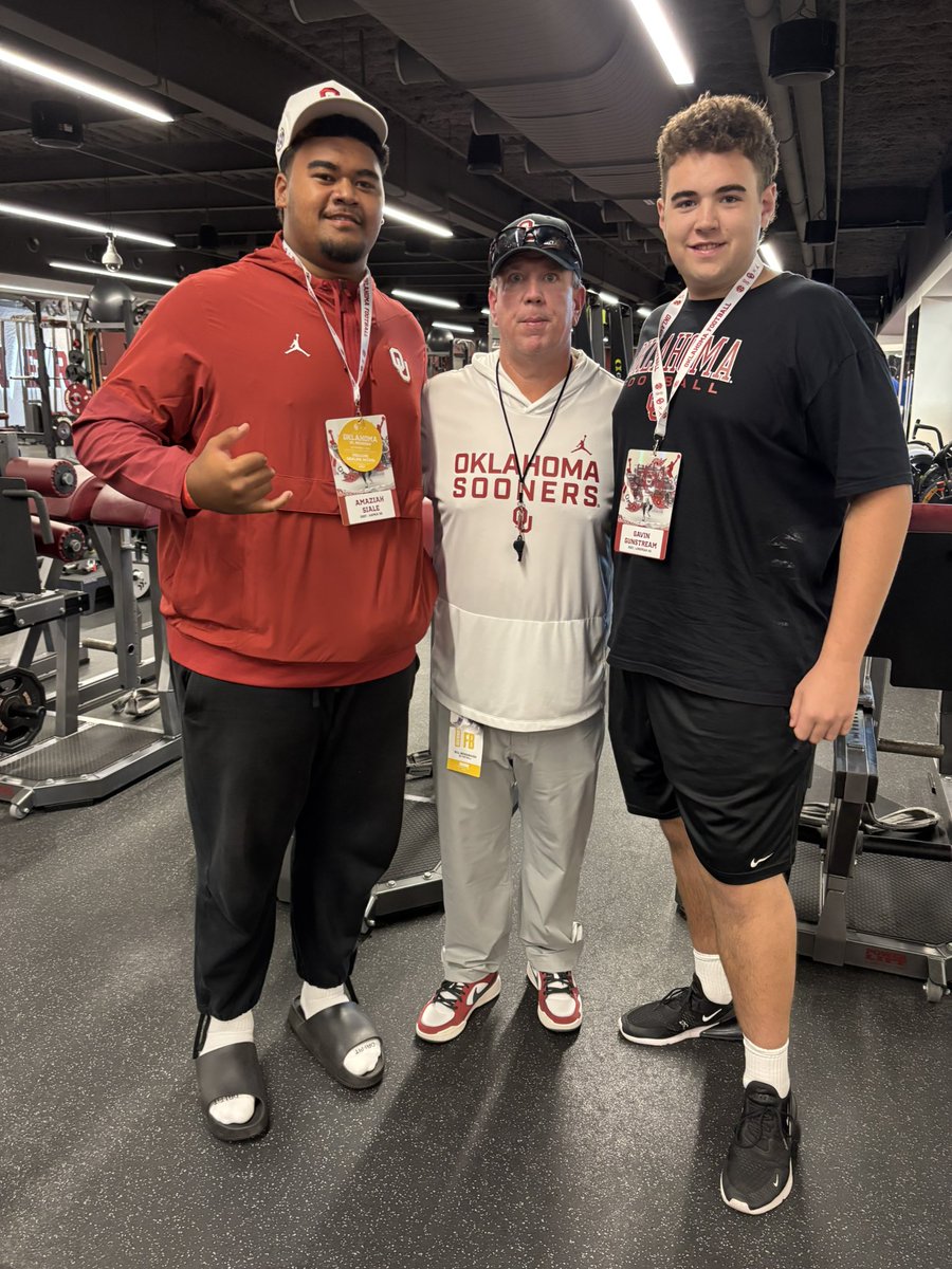 Thank you for the hospitality <a href="/OU_Football/">Oklahoma Football</a> 
<a href="/OU_CoachB/">Bill Bedenbaugh</a> <a href="/JolieAleOU/">J.ALE</a> <a href="/adamgorney/">Adam Gorney</a> <a href="/BrandonHuffman/">Brandon Huffman</a> <a href="/ChadSimmons_/">ChadSimmons</a> <a href="/giant_skillz/">Giant Skillz Athletics</a> <a href="/TalamaivaoChris/">Chris Talamaivao</a>