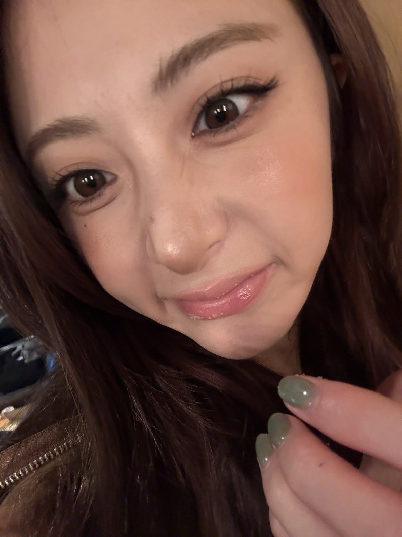 huhyunjinpics's tweet image. prettiest eyes ever omg😭😭😭