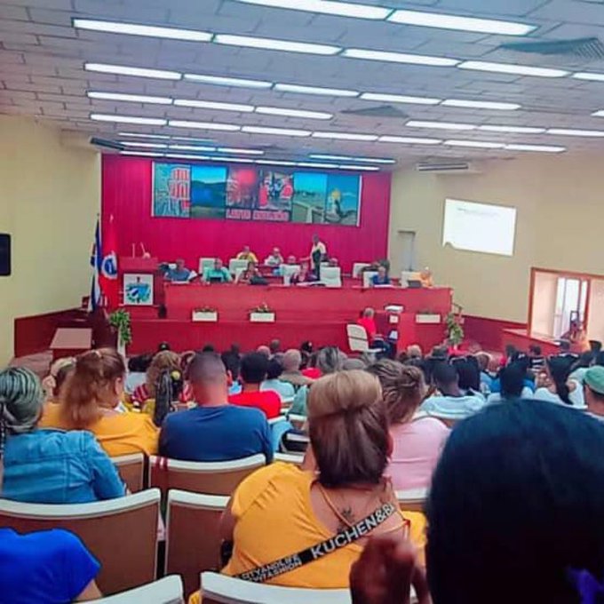 DirectorEMPACAV's tweet photo. 📖 Cuadros de la provincia de #CiegodeAvila se preparan para participar en el proceso de consulta del Anteproyecto de Ley del Código de Trabajo.  #LatirAvileño #SinPerderUnDia
@CuadroEMPACAV @SecreEMPACAV @JuridicoEMPACAV 
@JHGcasanova https://t.co/4wSOe9Vrix
