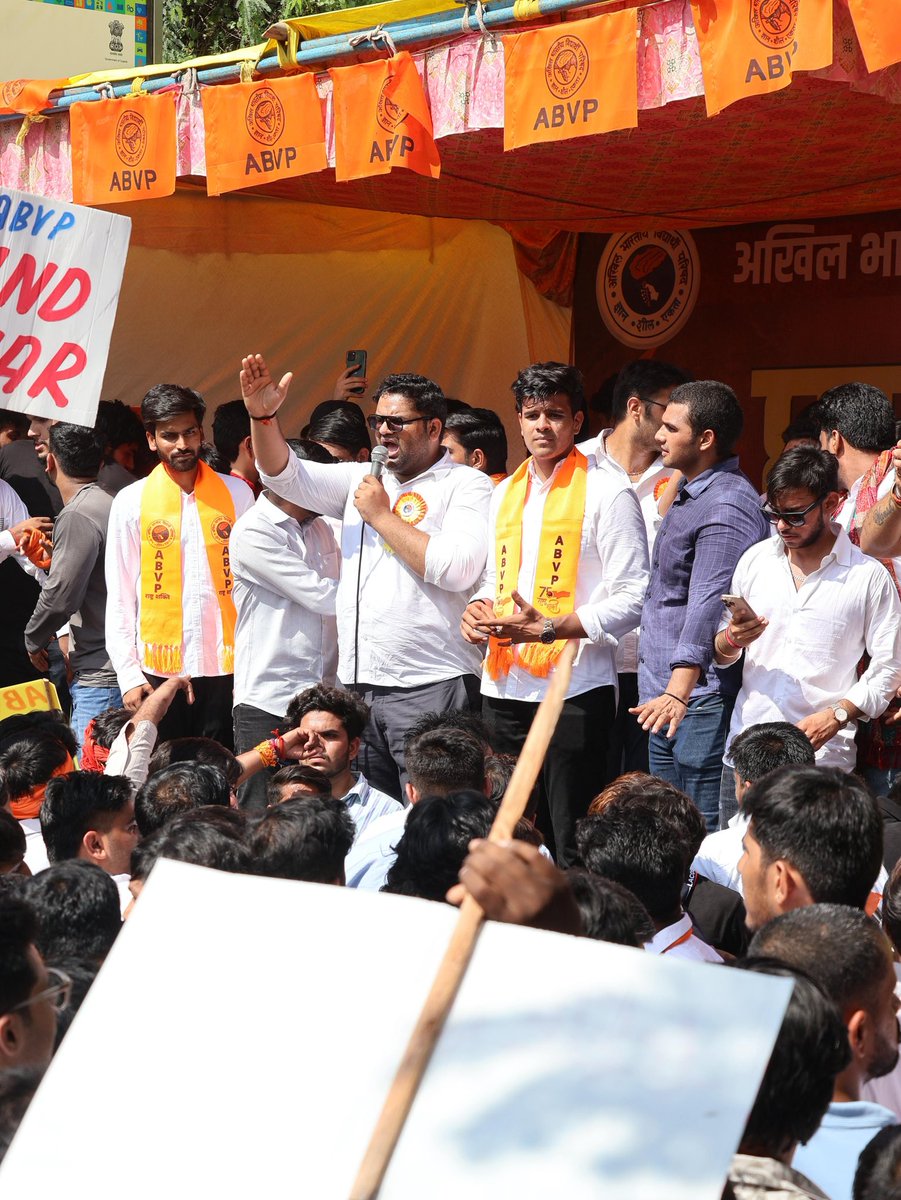 guptaayush460's tweet photo. लहर नहीं ललकार है,
परिषद फिर एक बार है। 
#ABVP4DUSU #abvp4students https://t.co/S9YE0Cpdax