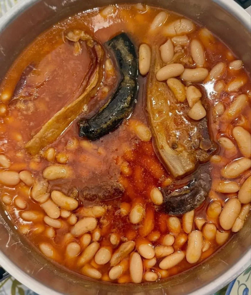 Lucioquesosyemb's tweet photo. 💬 [PRODUCTO] Martes de fabada, compango, disfruta del auténtico sabor de asturias  más casero imposible. 
Para darte un homenaje!!
.
.
#fabada #leonesp #lucioquesosyembutidos #embutido #quesos #embutidodeleon #productodeleon #productoleones #embutidoleones #nosvemosenlosmercados https://t.co/9TXSjGgKjC