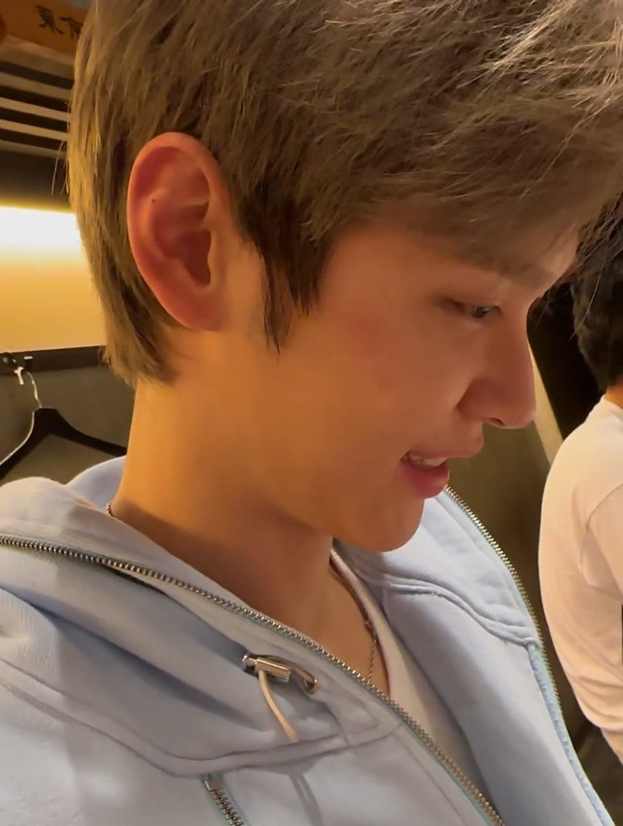 LilStonnie_'s tweet photo. หูแดงแก้มแดง หน้าเล็กนิดเดียว ปากจุ้มุ้ จะบ้า โคตรน่ารัก หมดหรือยังวันนี้ ใช้โควต้าความน่ารักหมดหรือยัง ㅠㅠㅠㅠㅠㅠㅠㅠㅠㅠㅠㅠ https://t.co/spPi8ftnYh