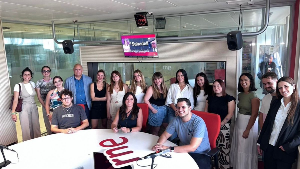 Comienza la IV edición del Máster de Reporterismo 360º en el Centro Territorial de <a href="/RTVEaragon/">RTVEAragón</a> 📺

🔸Una formación de <a href="/RTVEin/">RTVE Instituto</a>  y la <a href="/unizar/">Universidad Zaragoza</a> de Zaragoza que aúna televisión, radio y medios digitales

rtve.es/n/16722730