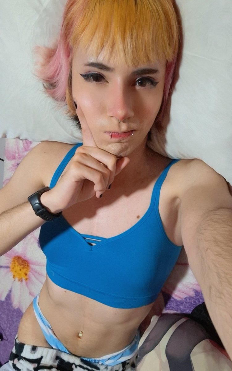 Come to bed with me, babe 🩷✨