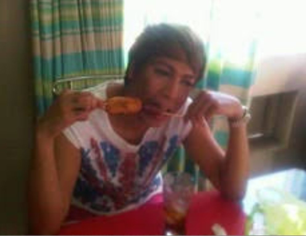 May thesis na nga tapos may separate pa na research sa dalawa pang majors + tapos yung readings pa, partida di pa nga namin namemeet ibang profs namin. Tapos strictly solo na kami sa thesis hayyy buhayyy