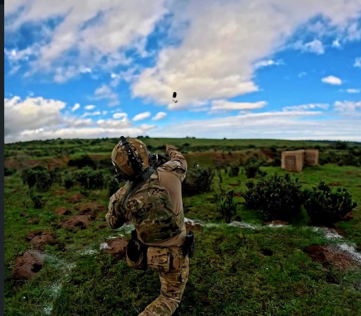 livetmittresili's tweet image. Agrupación de Comandos N.°12 &quot;Galvarino&quot; llevó a cabo un intenso periodo de acción directa enmarcado en la Fase de Entrenamiento de la Unidad
de Combate (FEUC).
#EjércitodeChile #BOE #AGRUCOM 🇨🇱🔥