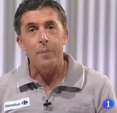 Ese comentario de #PericoDelgado #vueltartve9s "qué gran negocio el que haya vendido las banderas", es de lo más miserable y deleznable que esperaba oír en <a href="/rtve/">RTVE</a> <a href="/teledeporte/">Teledeporte</a> <a href="/La1_tve/">La 1</a>
No Perico, el genocidio no solo es cuestión política, es de DDHH. 
#BoicotCarrefour