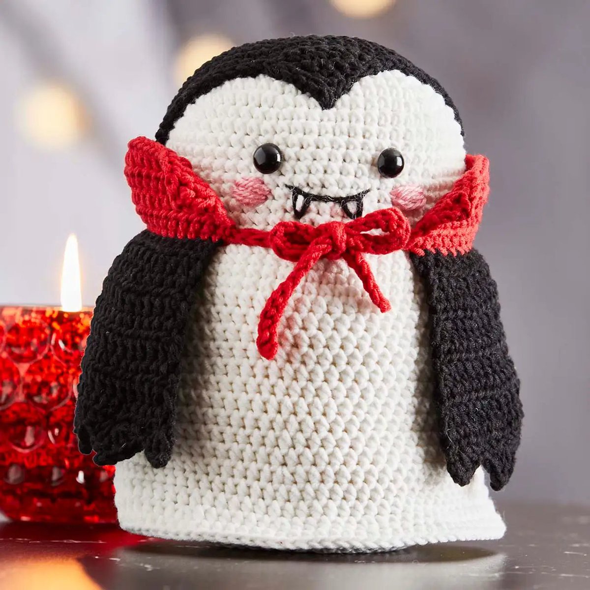 The Herrschners Count Spookula crochet kit is a fang‑tastically cute ghost‑vampire that’s intermediate‑level and full of smiles! 🦇
crochetenvy.com/product/count-… #crochet #halloween #crochetkits