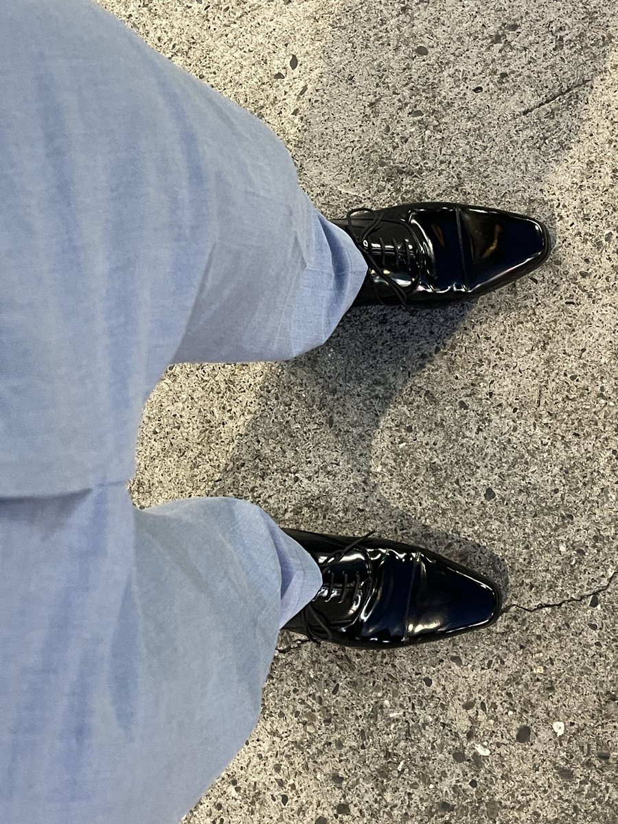 這裡也發一下我的皮鞋照