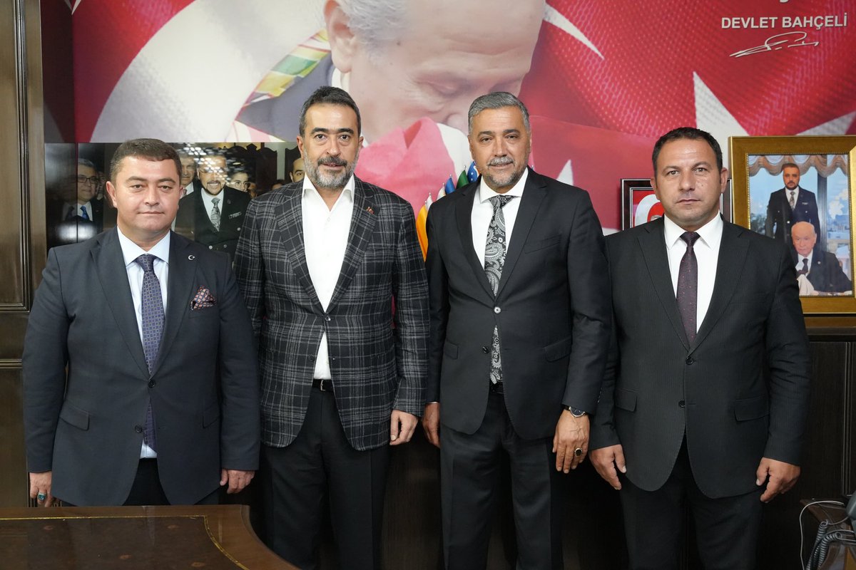 MHP Ankara İl Başkanı Sn. Alparslan DOĞAN ile AK PARTİ Ankara İl Başkanı Sn. Hakan Han ÖZCAN’a nazik kabulleri için teşekkür ediyor, 
Kut’lu vazifelerinde ve  yoğun memleket mesailerinde muvaffakiyetler diliyorum.